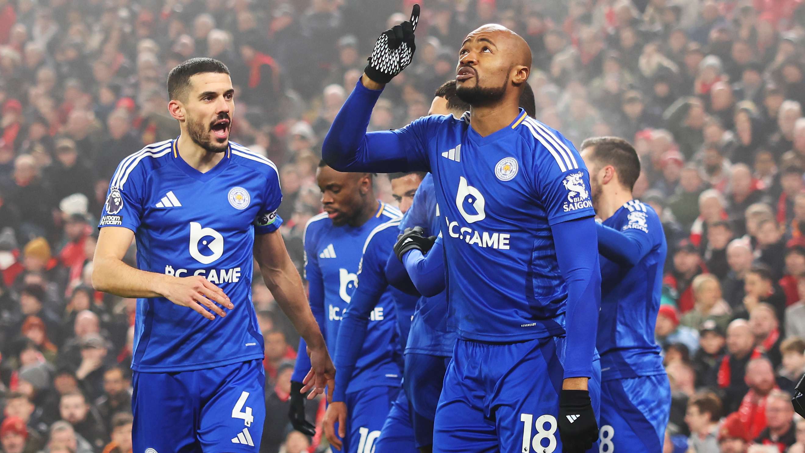 員樹立了一 員樹立了一